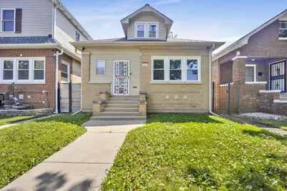 1743 N Moody Avenue, Chicago, IL 60639 - Photo 1