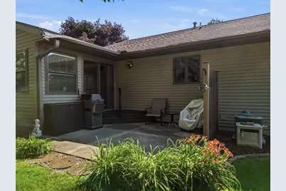 311 N Jackson Street #B, Morrison, IL 61270 - Photo 6