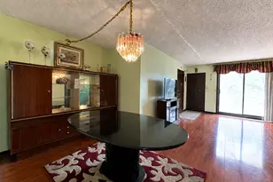 5408 Chateau Dr, Rolling Meadows, IL 60008 - Photo 4