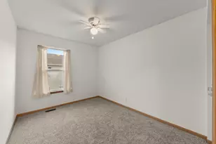 1912 Grandview Pl, Montgomery, IL 60538 - Photo 20