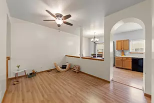 1912 Grandview Pl, Montgomery, IL 60538 - Photo 8