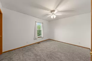 1912 Grandview Pl, Montgomery, IL 60538 - Photo 16