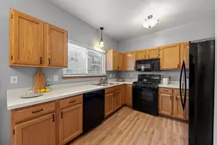 1912 Grandview Pl, Montgomery, IL 60538 - Photo 10