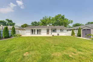 5 Wildwood Rd, Elk Grove Village, IL 60007 - Photo 26