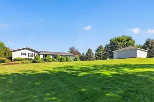2039 Bernadette Ln, Yorkville, IL 60560 - Photo 10