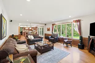 8100 Lake Ridge Dr, Burr Ridge, IL 60527 - Photo 20