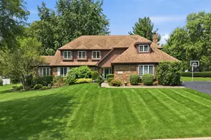 8100 Lake Ridge Dr, Burr Ridge, IL 60527 - Photo 4