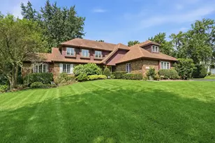 8100 Lake Ridge Dr, Burr Ridge, IL 60527 - Photo 2