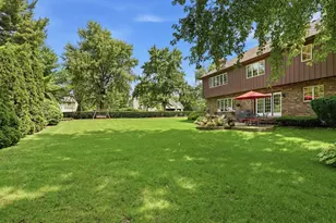 8100 Lake Ridge Dr, Burr Ridge, IL 60527 - Photo 40