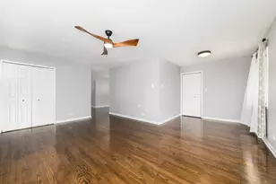 704 N Wilshire Dr, Mount Prospect, IL 60056 - Photo 6