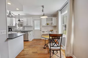 33 Woodbine Dr, Crystal Lake, IL 60014 - Photo 4