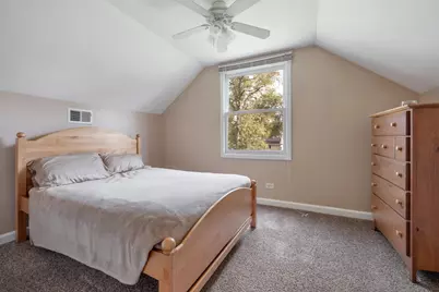 33 Woodbine Drive, Crystal Lake, IL 60014 - Photo 10