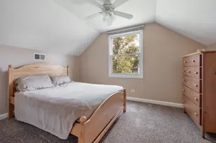 33 Woodbine Dr, Crystal Lake, IL 60014 - Photo 10