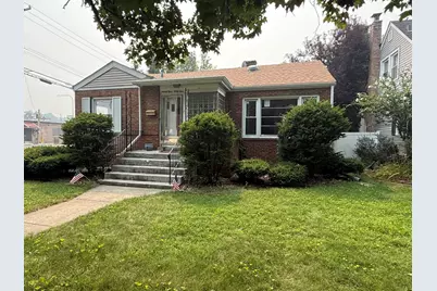 9444 Clifton Park Avenue, Evergreen Park, IL 60805 - Photo 2