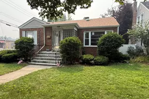 9444 Clifton Park Ave, Evergreen Park, IL 60805 - Photo 2