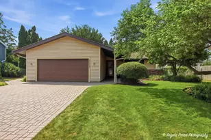 5009 Sandburg Dr, McHenry, IL 60050 - Photo 1