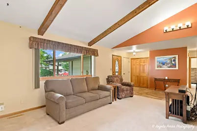 5009 Sandburg Drive, McHenry, IL 60050 - Photo 10