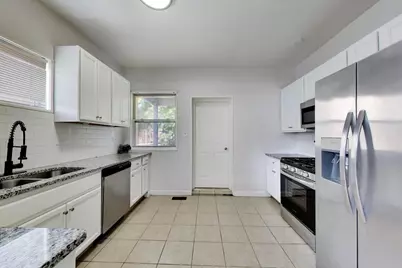 8301 S Maryland Avenue, Chicago, IL 60619 - Photo 10