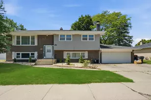 935 E 169th St, South Holland, IL 60473 - Photo 1