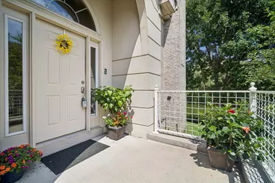 30 Beaconsfield Court, Lincolnshire, IL 60069 - Photo 2