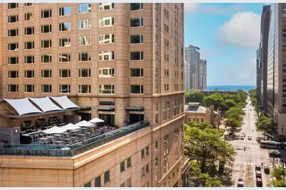 800 N Michigan Avenue #4703, Chicago, IL 60611 - Photo 36
