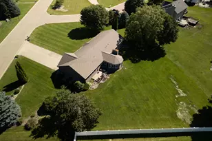 800 Burgess Dr, Utica, IL 61373 - Photo 22