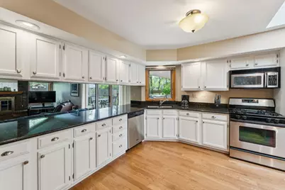 384 E Montrose Avenue, Wood Dale, IL 60191 - Photo 14