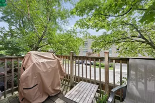2304 N Lakewood Ave, Chicago, IL 60614 - Photo 14