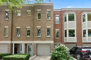 2304 N Lakewood Ave, Chicago, IL 60614 - Photo 1