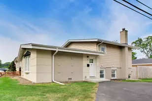 3 W White Oak St, Arlington Heights, IL 60005 - Photo 1