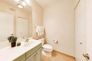 25 E Superior St, Chicago, IL 60611 - Photo 14