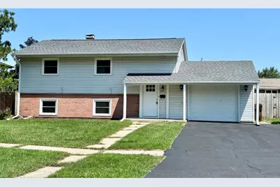 621 W 8th Street, Belvidere, IL 61008 - Photo 1
