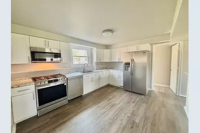 621 W 8th Street, Belvidere, IL 61008 - Photo 8
