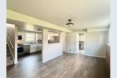 621 W 8th Street, Belvidere, IL 61008 - Photo 6