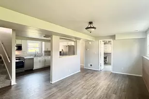 621 W 8th St, Belvidere, IL 61008 - Photo 6