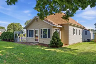 809 W 5th St, Rock Falls, IL 61071 - Photo 2