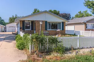 908 E Chestnut St, Pontiac, IL 61764 - Photo 4