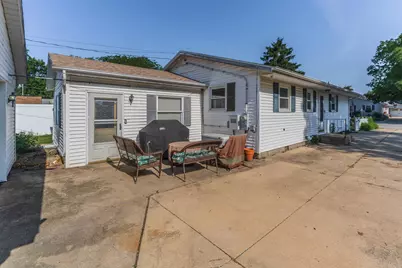 908 E Chestnut Street, Pontiac, IL 61764 - Photo 12