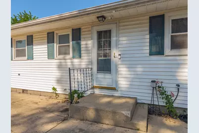 908 E Chestnut Street, Pontiac, IL 61764 - Photo 16