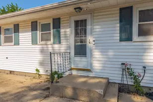 908 E Chestnut St, Pontiac, IL 61764 - Photo 16