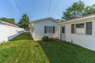 908 E Chestnut St, Pontiac, IL 61764 - Photo 14