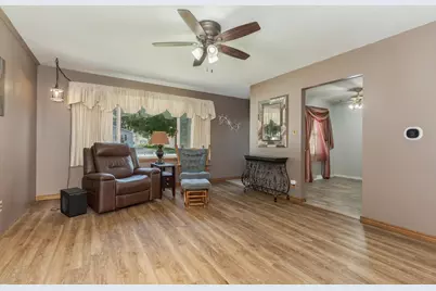 908 E Chestnut Street, Pontiac, IL 61764 - Photo 24