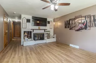 908 E Chestnut St, Pontiac, IL 61764 - Photo 22