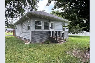 450 Bicknell, Centralia, IL 62801 - Photo 1