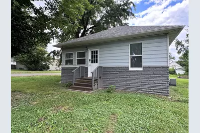450 Bicknell, Centralia, IL 62801 - Photo 2