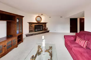 252 Millford Ln, Bloomingdale, IL 60108 - Photo 16