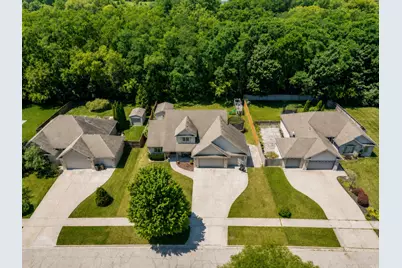 230 English Lane, Winthrop Harbor, IL 60096 - Photo 2