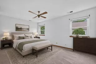 2789 Glasgow Ct, Schaumburg, IL 60194 - Photo 4