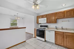2789 Glasgow Ct, Schaumburg, IL 60194 - Photo 12