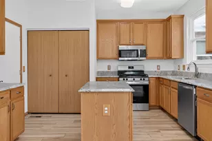 1490 W Ludington Circle, Romeoville, IL 60446 - Photo 8